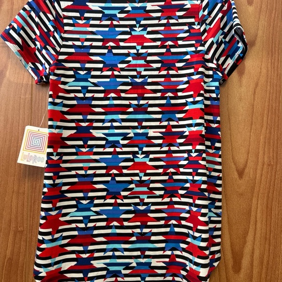 NEW LuLaRoe Stars and Stripes Classic T M Medium NWT 4th of July - Picture 6 of 7